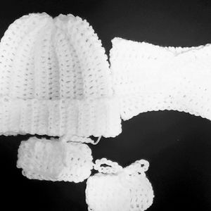 Beautiful white crochet beanie, earwarmer headband and booties